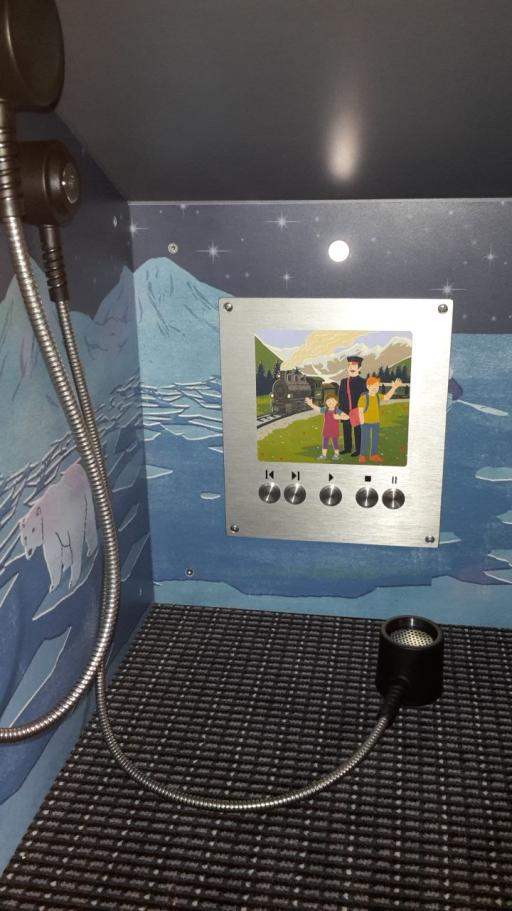 Hörstation in der Rhätischen Bahn in der Schweiz