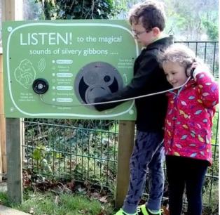 Hörstation mit 2 Kurbeln out door Hörstation betrieben mit einer Kurbel