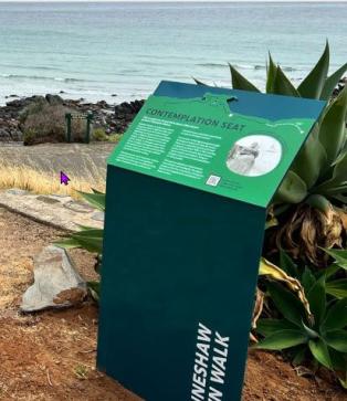 Out door Tafel, Information abrufbar durch Drehen einer Kurbel Kurbelhörstation mit Informationstafel